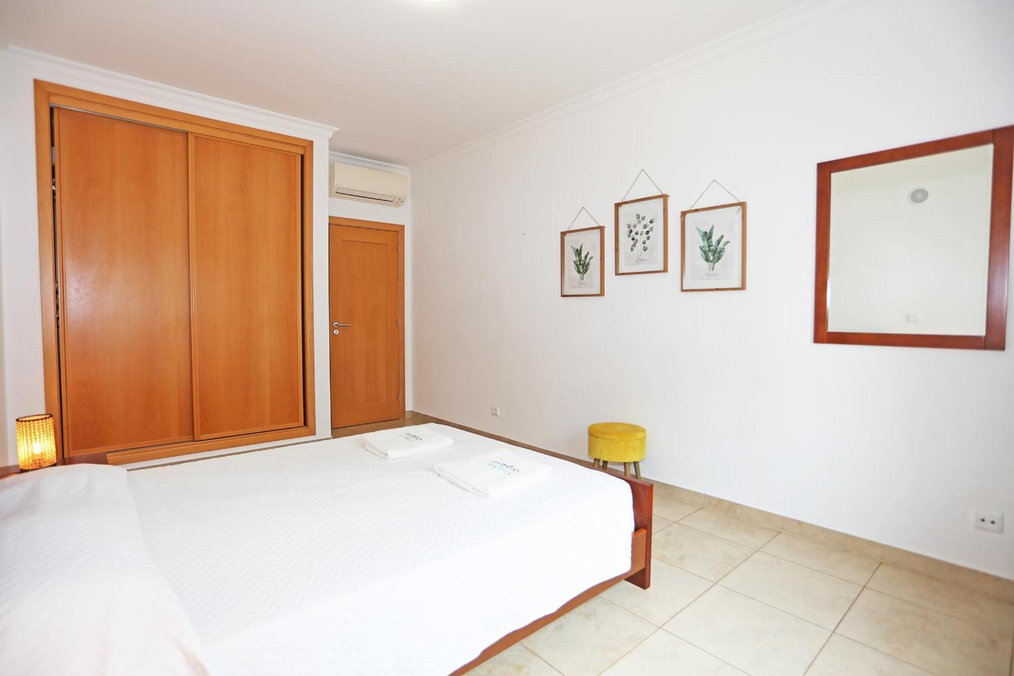 A04 - Large Modern 1 Bed Apartment With Pool Lagos Exterior photo